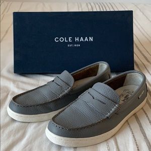 Cole Haan - Pinch Weekender - grey leather size 7